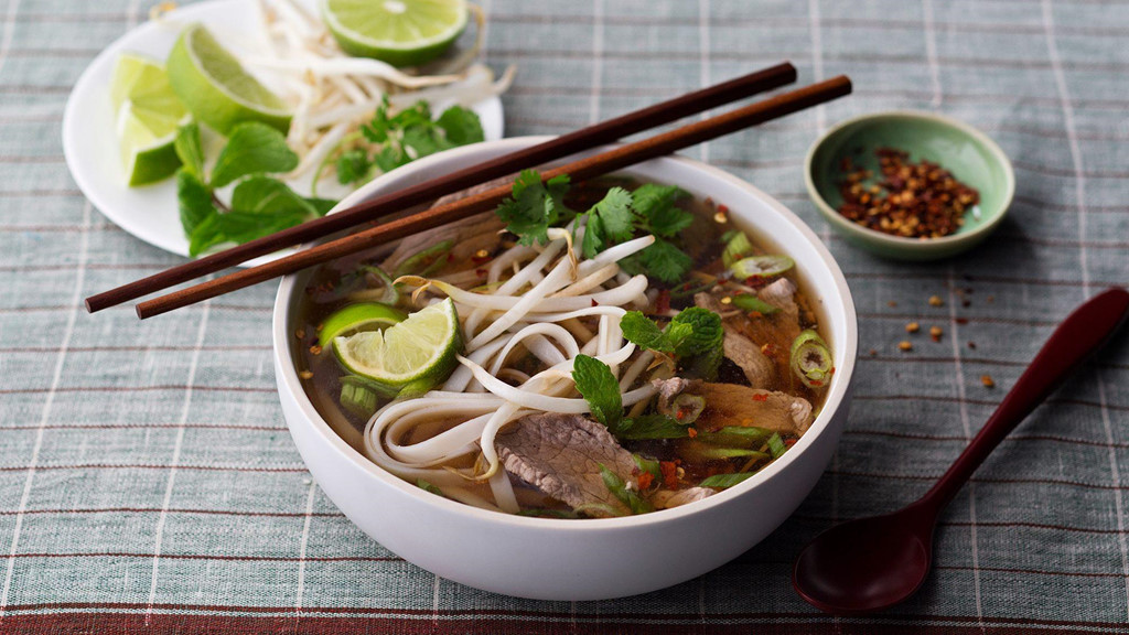 Phở Việt, gỏi cuốn vào top 50 món ngon thế giới