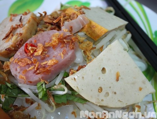 Thưởng thức đồ ăn nhanh Sài Gòn phố