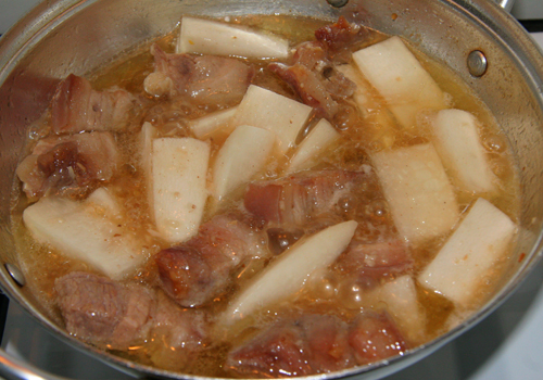 Thịt lợn kho củ cải - đơn giản mà ngon cơm 5