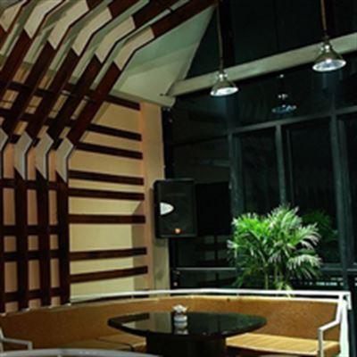 21° N Club Cafe