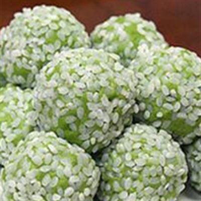 Bánh Khúc Quân 1 – Món Ăn Cổ Truyền Ngon Và Rẻ