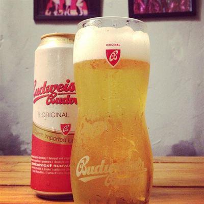 Motown Gastropub – Ven Hồ