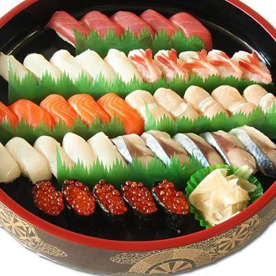 Sushi Kuan – Vạn Phúc