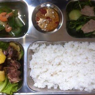 Ngọn Nhâm – Cơm, Phở, Bánh Đa Cua