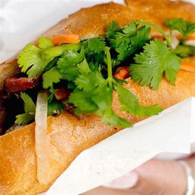 Bánh Mì Pate Thịt Nguội – Ngô Gia Tự