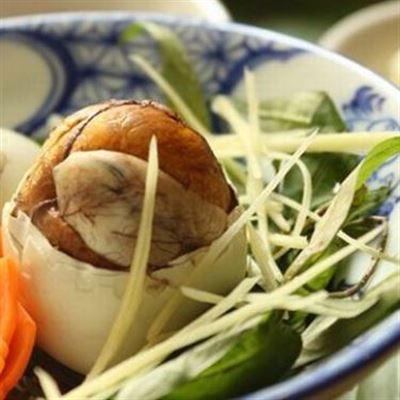 Gà Tần, Bánh Cuốn, Trứng Vịt Lộn – Lê Lai