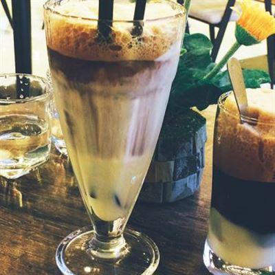 Era – Book & Coffee