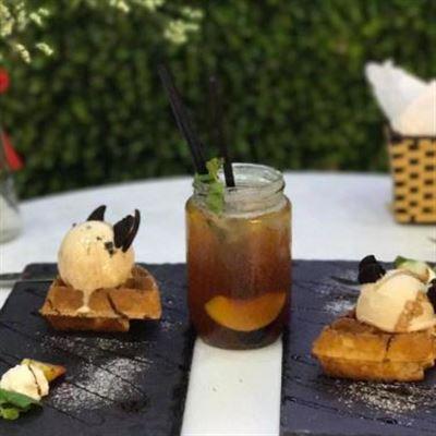 Le House – Waffle, Pancakes & Steak