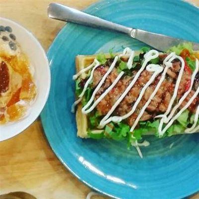 Beanie’s Crepes & Waffles
