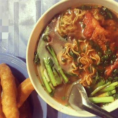 Nạm Bò Sốt Vang – Nguyễn Bình