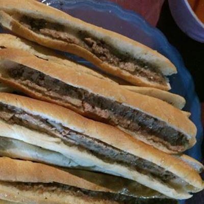 Lê Hoàng – Bánh Mì Cay