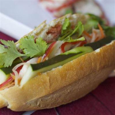 Bánh Mì Sinh Viên – Nguyễn Bình