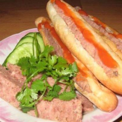 Bánh Mì Cay, Sữa Chua Nếp Cẩm – Lê Lợi