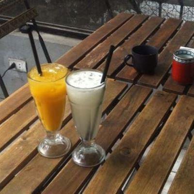 Góc Phố Quán – Sinh Tố & Cafe Kem