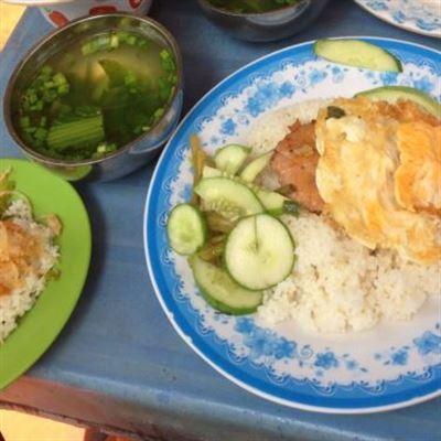 Nga Nhuận – Cơm Bình Dân