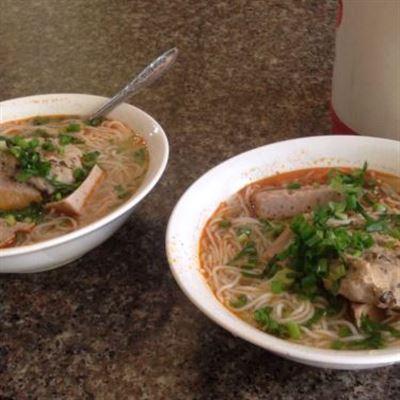 Lan Điều – Bún Chả Mọc