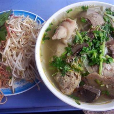 Nga Hoàng – Bún Bò Huế & Cháo Lòng