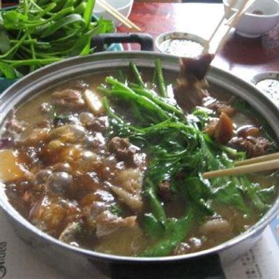 Sơn Tùng – Lẩu Chó Mèo