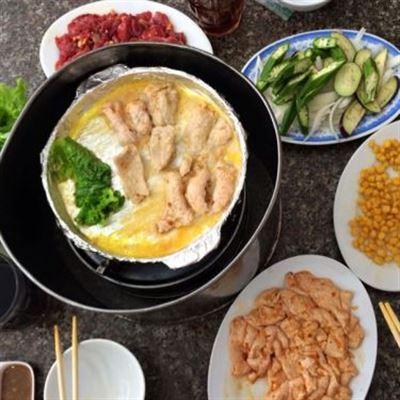 2 Cây Xanh – Lẩu & Nướng