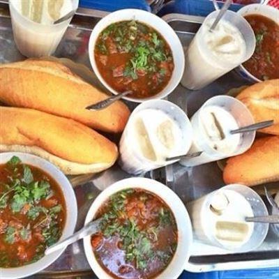 Bún & Bánh Mì Sốt Vang – Ngô Quyền