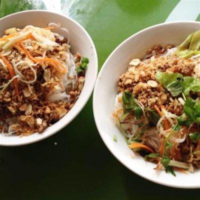 Bánh Cuốn Nóng & Bún Thịt Nướng