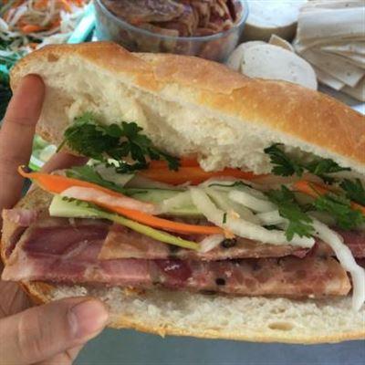 Bánh Mì Pate & Trứng