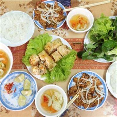 Gia Linh – Bún Chả Quạt & Nem Cua Bể