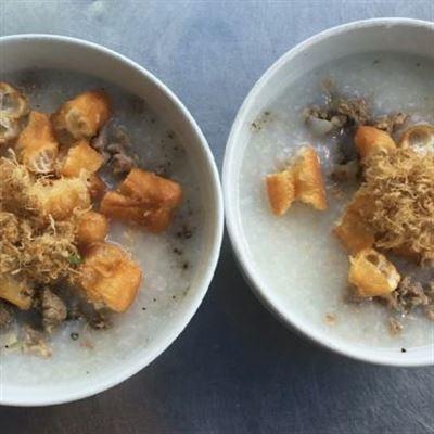 Cháo Quẩy & Bánh Mì – SVĐ Cẩm Phả