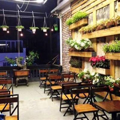Hangout – Coffee & Bar