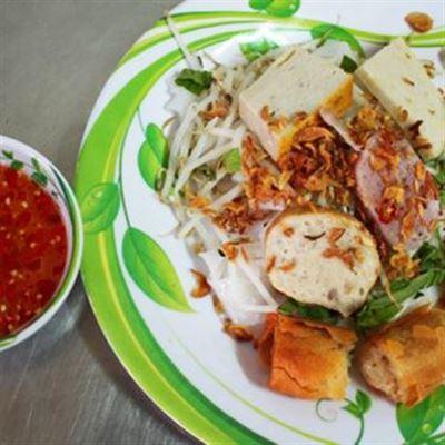 Bánh Ướt Thịt Quay Bà Lan