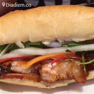 A Tân – Bánh Mì Xá Xíu