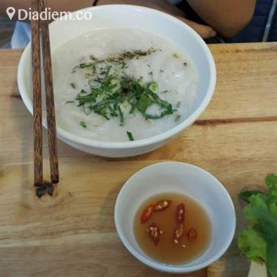 Cô Bảy – Bánh Canh Tôm Nước Dừa