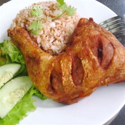 Cơm Gà Xối Mỡ Ngọc Hằng