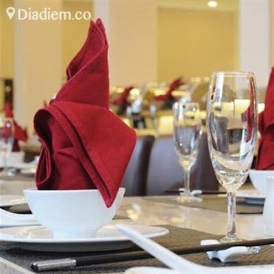 Le Bistrol – Bar, Cafe, Restaurant