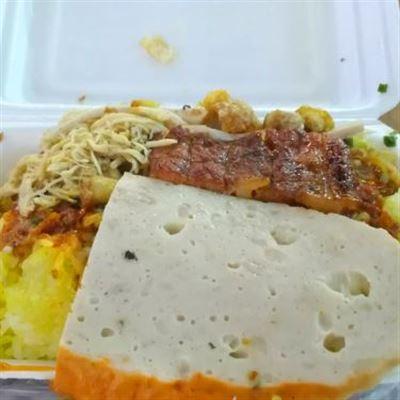Cô Thủy – Bánh Mì Que & Xôi Hộp