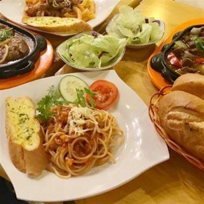 Cà Rốt – Food & Drink