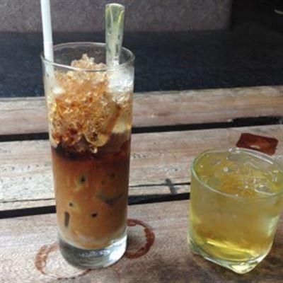 Vườn Mận Cafe