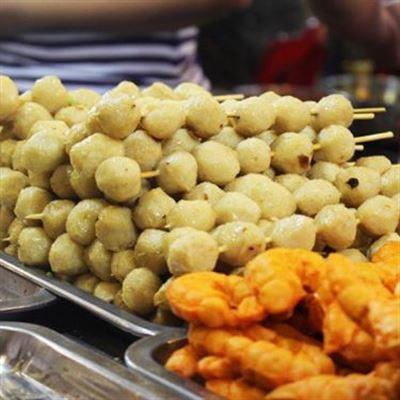 Ăn Vặt Chị Béo – Xiên Que & Cơm Chiên Muối É