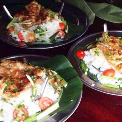 Hòa – Cơm Gà Nướng Mâm