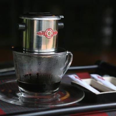 Y Bình Cafe – Cách Mạng Tháng 8