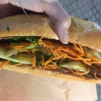 Tùng Xương – Bánh Mì, Bánh Tằm & Bánh Ướt