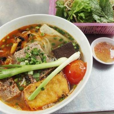 Quán Vũ Dũng – Bún Riêu Cua & Món Nhậu Bình Dân