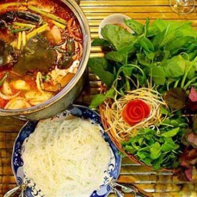 Bằng Hữu Quán – Mai Lâm