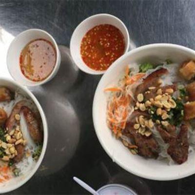 Thu – Bún Thịt Nướng & Cơm