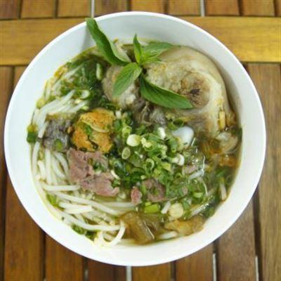 Tuyết – Bún Bò Huế
