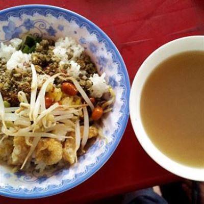 Cơm Hến Bà Cam