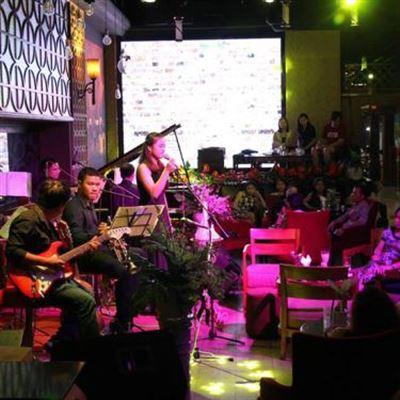 Phòng Trà Serenade