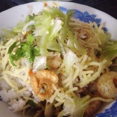 Cô Hoa – Cơm Hến