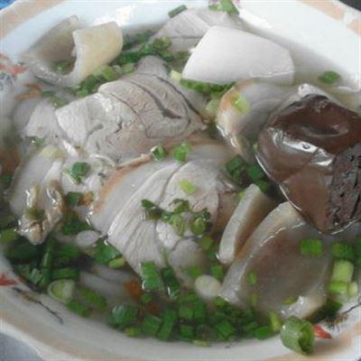 Bánh Canh, Hủ Tiếu & Hoành Thánh – Ấp Bắc