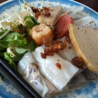 Đầm Sen – Bánh Cuốn Nóng